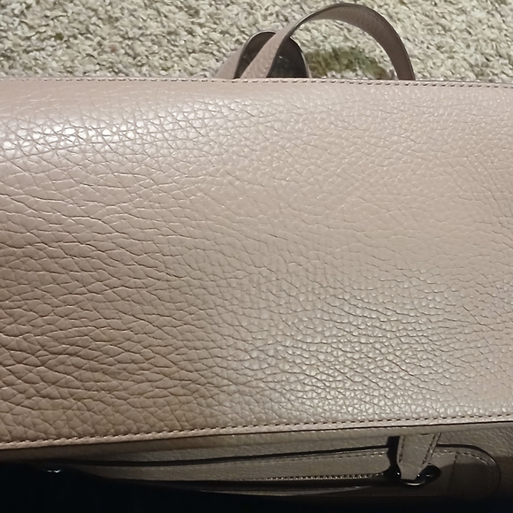 👜 Coach Light Pink Pebbled Leather Tote | Gunmetal Hardware - Picture 6 of 8